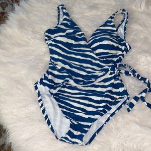 VINCE CAMUTO swim suit